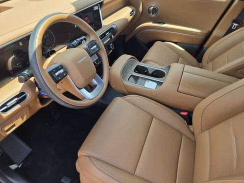 Used 2026 Hyundai Palisade Calligraphy FWD image 2