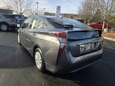 Certified 2016 Toyota Prius Two image 6