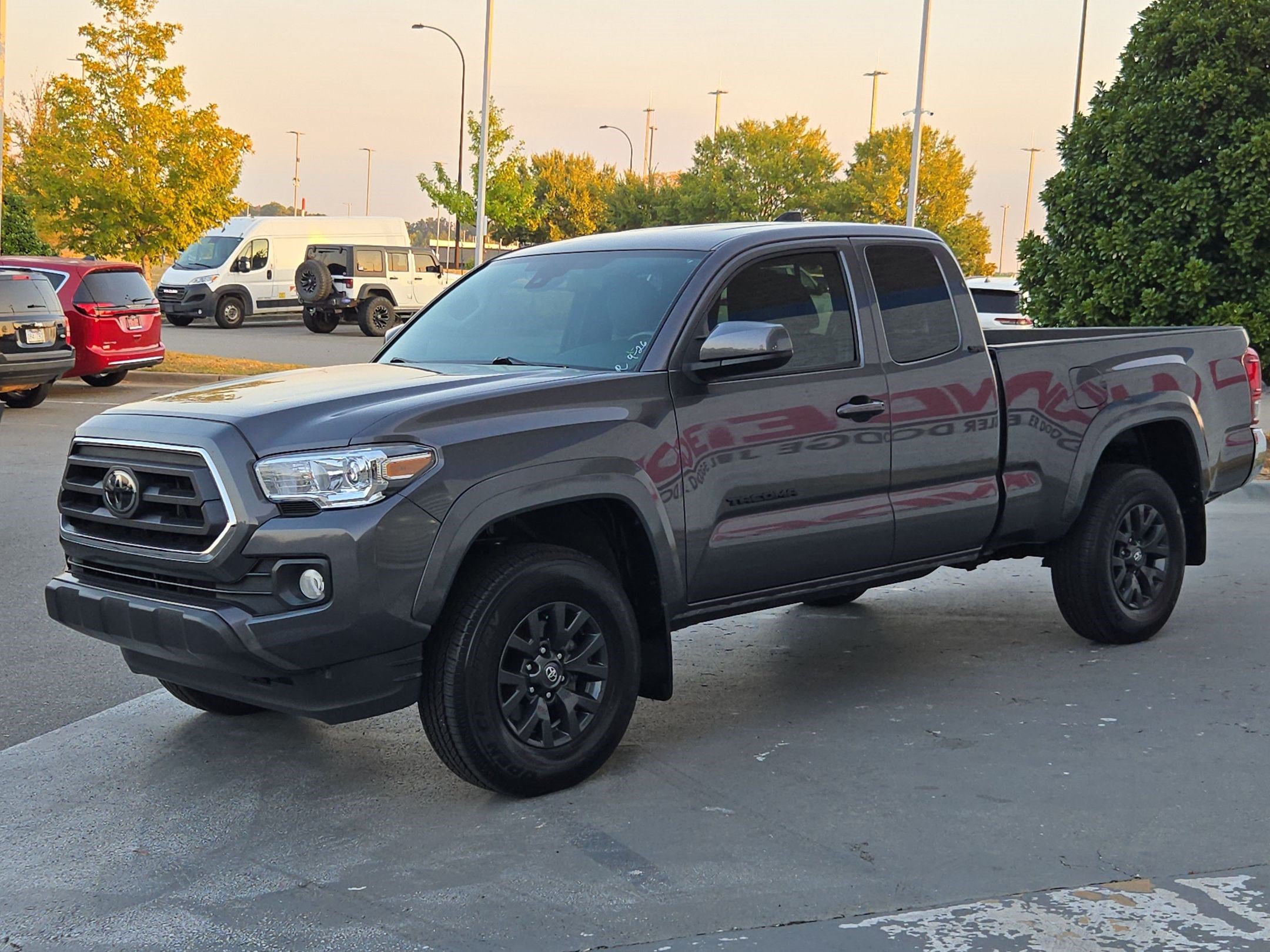 Used 2022 Toyota Tacoma SR5 w/ SR5 Appearance Package (SM) RWD image 3