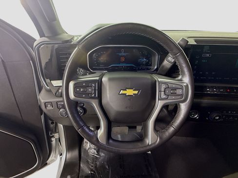 Used 2022 Chevrolet Silverado 1500 LT image 13