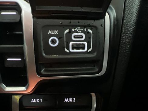 Used 2023 Jeep Wrangler Unlimited Sahara w/ Cold Weather Group AWD/4WD image 77