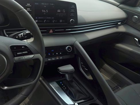 Certified 2026 Hyundai Elantra Sport FWD image 11