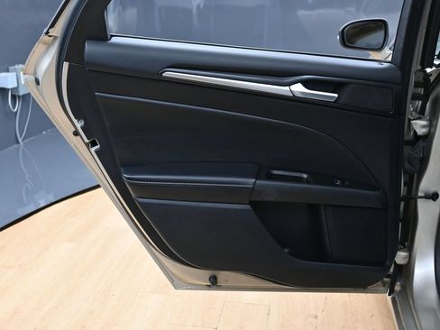 Used 2018 Ford Fusion Energi Titanium FWD image 34