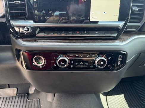 Used 2022 GMC Sierra 1500 Elevation image 19