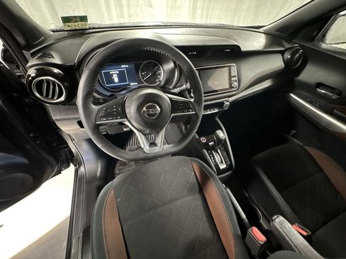 Used 2020 Nissan Kicks SR image 15