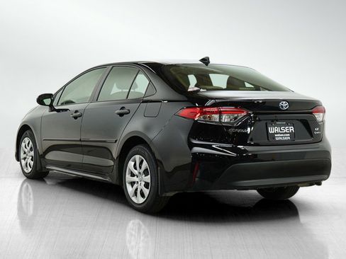Used 2025 Toyota Corolla LE image 3