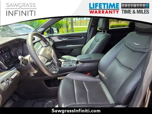Used 2022 Cadillac XT5 Premium Luxury w/ Technology Package FWD image 17
