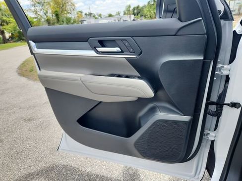 New 2026 GMC Terrain Elevation FWD image 18