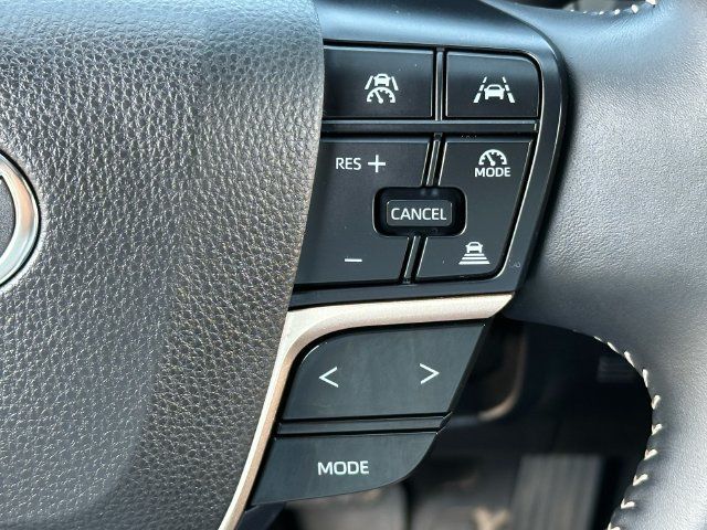 Certified 2024 Toyota Crown AWD/4WD image 14