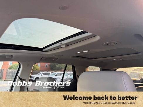 Used 2020 Chevrolet Traverse LT w/ LT Premium Package FWD image 20