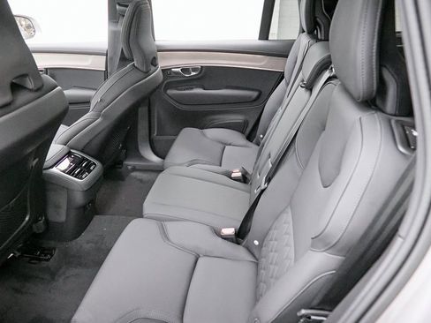 New 2026 Volvo XC90 B6 Core image 19