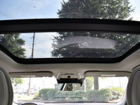 Used 2019 Volvo S60 T5 Momentum w/ Multimedia Package FWD image 21