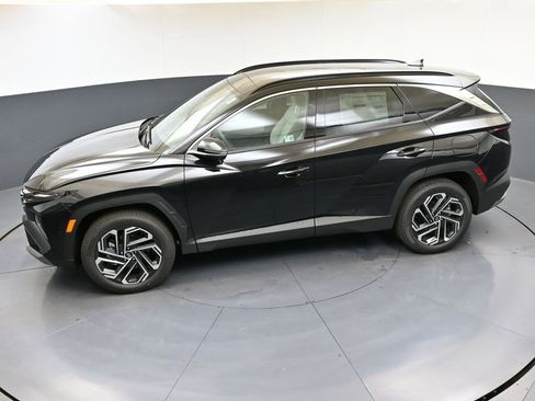 Certified 2025 Hyundai Tucson Limited AWD/4WD image 44