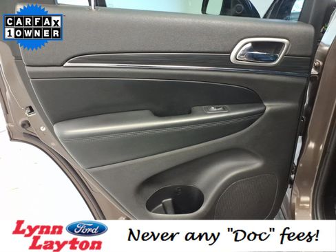 Used 2019 Jeep Grand Cherokee Limited w/ Trailer Tow Group IV image 17