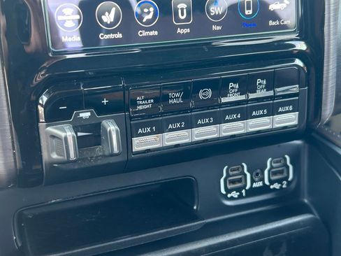 Used 2020 RAM 3500 Limited AWD/4WD image 36