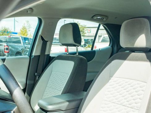 Used 2020 Chevrolet Equinox LS FWD image 35