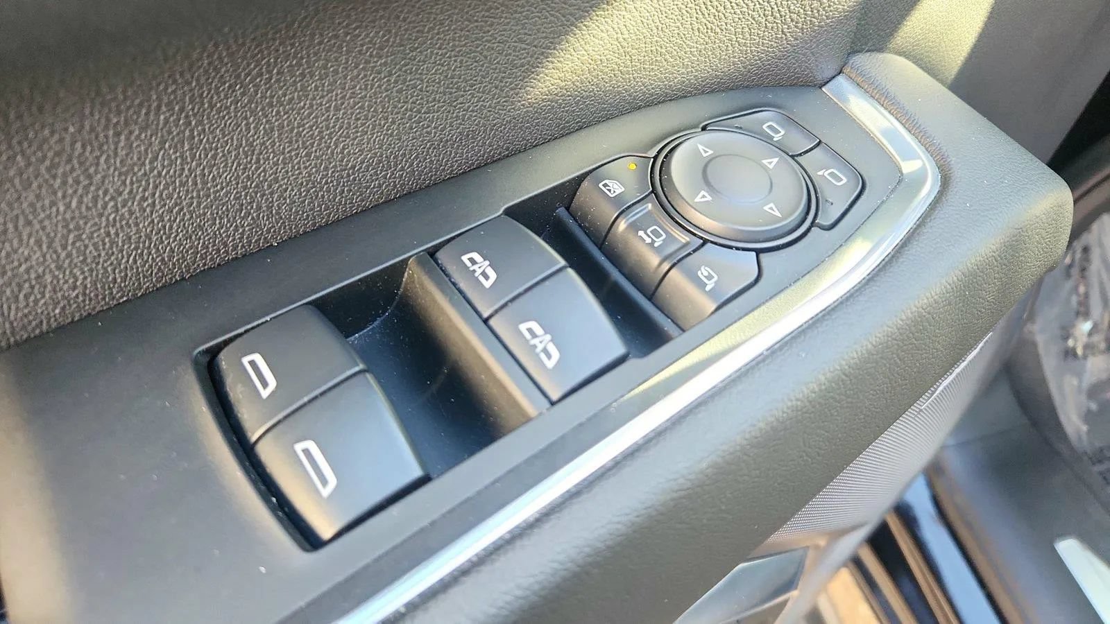 Used 2024 Chevrolet Silverado 2500 High Country w/ High Country Premium Package AWD/4WD image 18