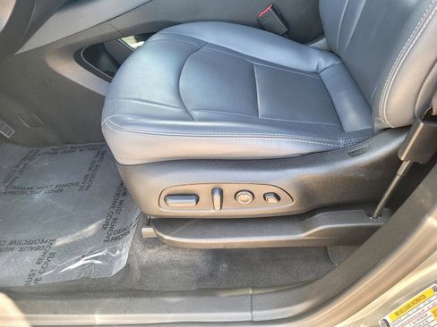 Used 2024 Buick Enclave Premium image 13