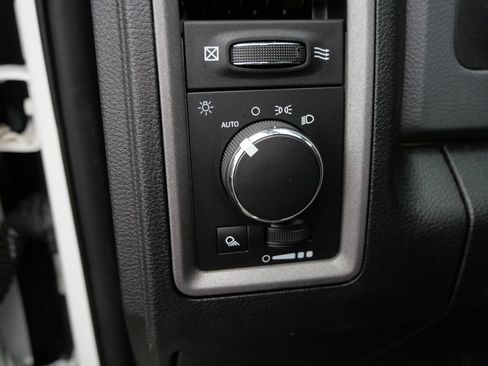 Used 2018 RAM 2500 Tradesman w/ Chrome Appearance Group AWD/4WD image 15