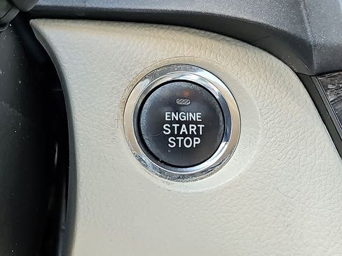 Used 2016 Toyota Sienna XLE w/ XLE Navigation Package FWD image 23