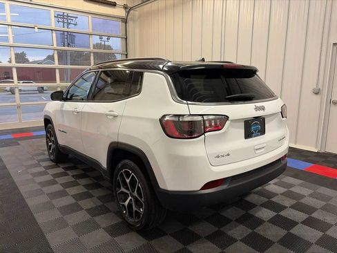 Used 2025 Jeep Compass Limited AWD/4WD image 5