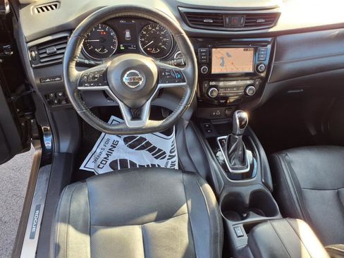 Used 2020 Nissan Rogue SL w/ Premium Package image 11