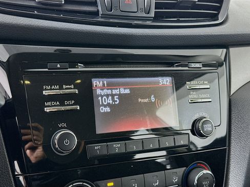 Used 2018 Nissan Rogue Sport S w/ S Appearance Package image 19