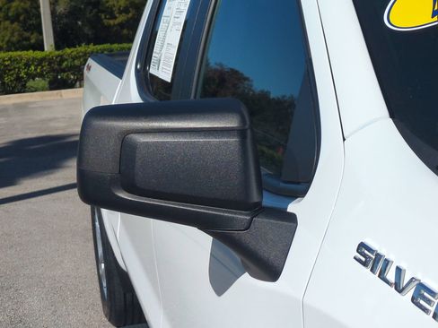 Used 2022 Chevrolet Silverado 1500 Custom image 11