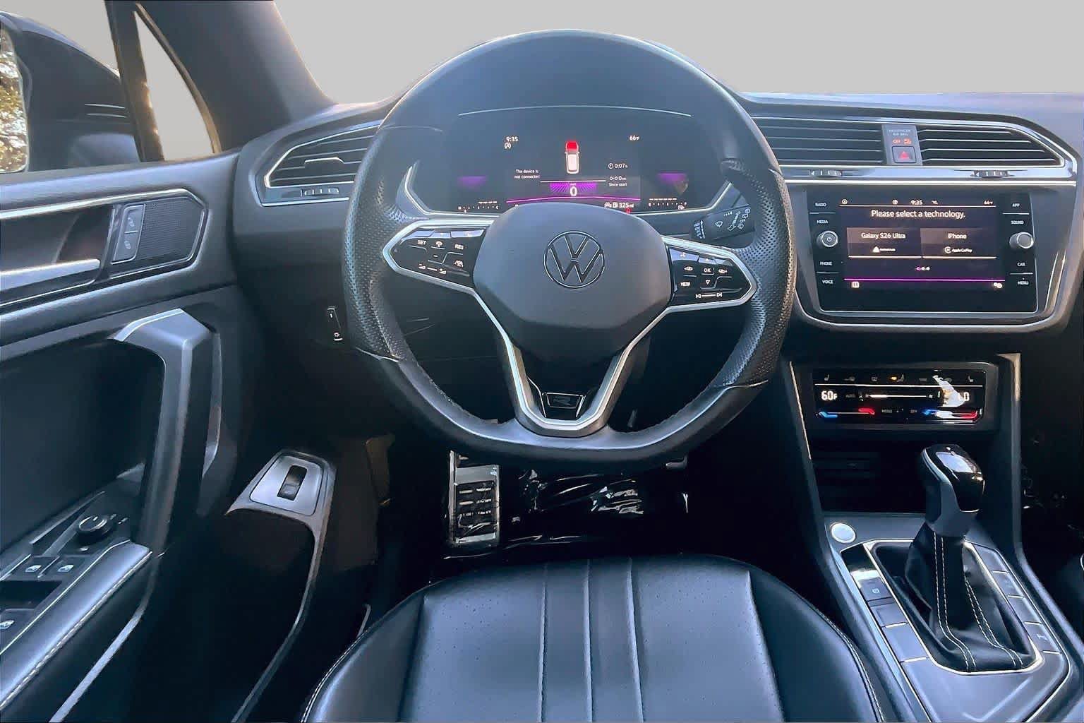 Used 2024 Volkswagen Tiguan SE R-Line FWD image 6