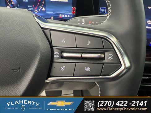 Used 2025 Chevrolet Traverse Z71 w/ Enhanced Driving Package AWD/4WD image 28
