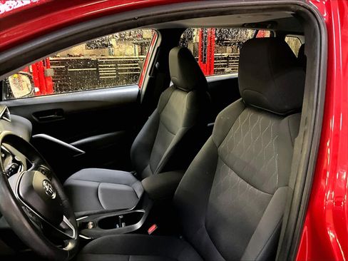 Used 2024 Toyota Corolla Cross LE image 10