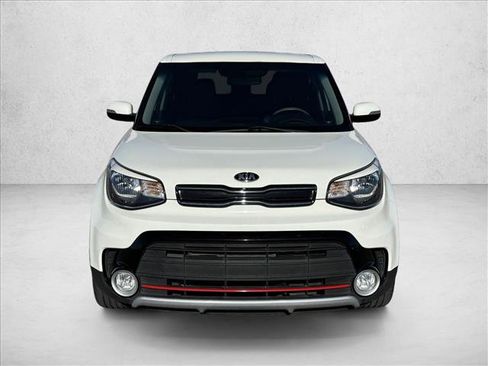 Used 2018 Kia Soul ! image 2