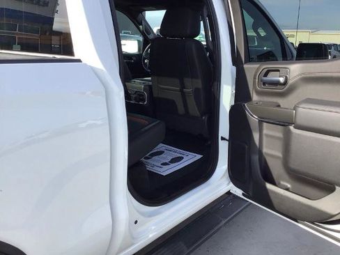 Used 2021 GMC Sierra 1500 AT4 w/ AT4 Preferred Package AWD/4WD image 15