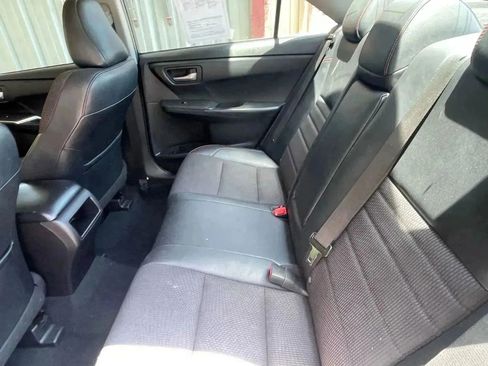 Used 2016 Toyota Camry SE image 19