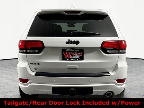 Used 2017 Jeep Grand Cherokee Altitude AWD/4WD image 5