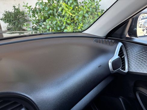 Used 2025 Kia Soul LX w/ LX Technology Package FWD image 33