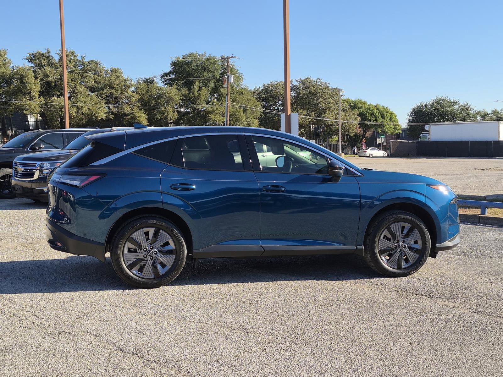 Used 2025 Nissan Murano SL AWD/4WD image 6