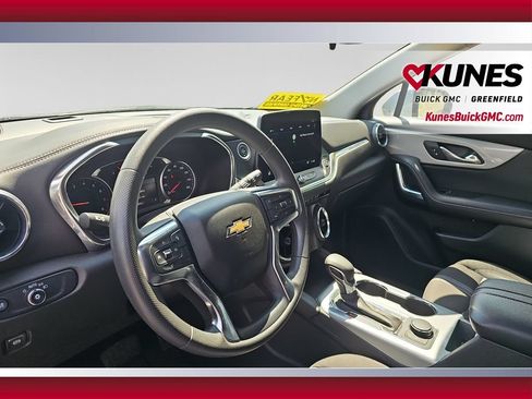 Used 2025 Chevrolet Blazer LT FWD image 15