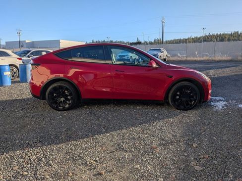 Used 2021 Tesla Model Y Long Range image 4