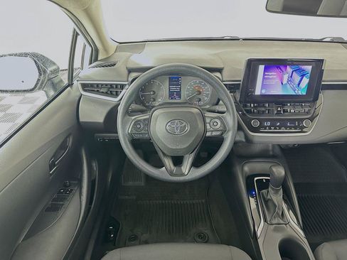 Used 2024 Toyota Corolla LE w/ LE Convenience Package FWD image 2