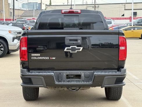 Used 2017 Chevrolet Colorado Z71 w/ Z71 Midnight Edition AWD/4WD image 5