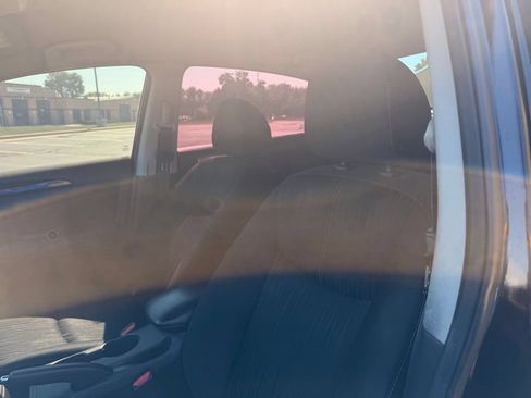 Used 2018 Nissan Sentra SV FWD image 12