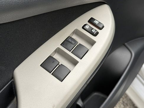 Used 2010 Toyota Corolla S image 17