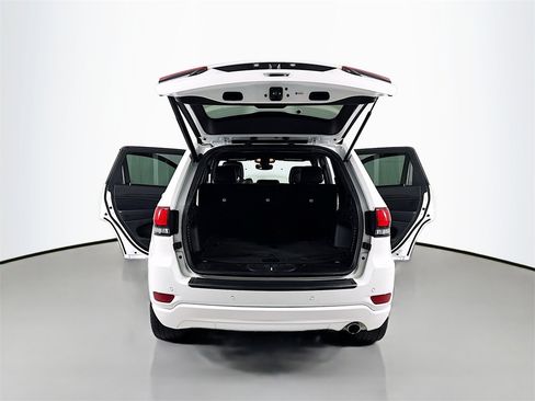 Used 2022 Jeep Grand Cherokee Laredo X image 25