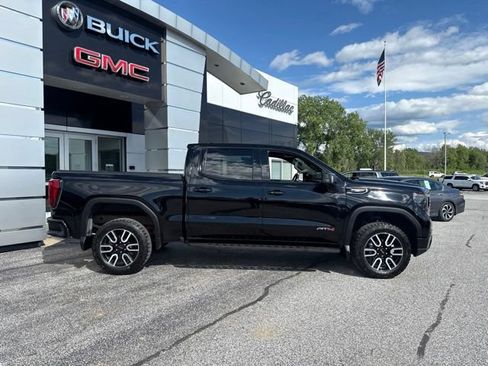 Used 2024 GMC Sierra 1500 AT4 w/ Technology Package AWD/4WD image 8