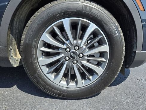 Used 2023 Lincoln Nautilus AWD w/ Premium Package image 22