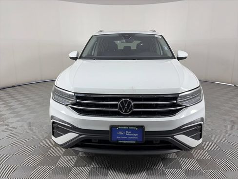 Used 2022 Volkswagen Tiguan SE AWD/4WD image 2