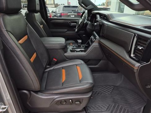 Used 2025 GMC Sierra 1500 AT4 w/ AT4 Premium Package AWD/4WD image 31