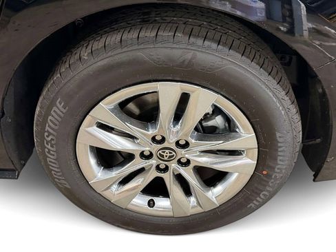 Used 2026 Toyota Sienna Limited AWD/4WD image 13