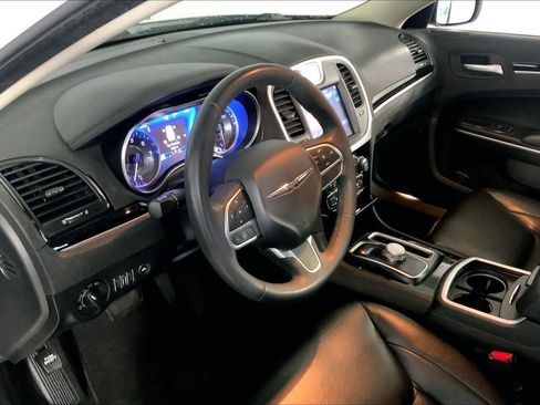 Used 2023 Chrysler 300 Touring w/ Sport Appearance Package RWD image 14